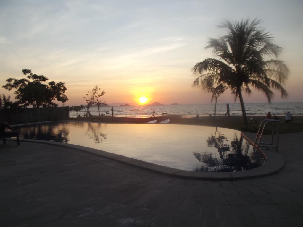 Luwansa Beach Hotel Labuan Bajo Exterior foto