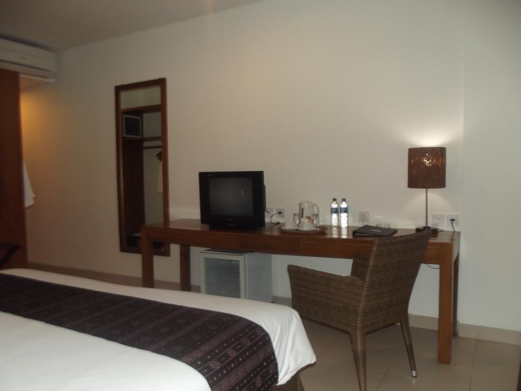 Luwansa Beach Hotel Labuan Bajo Exterior foto
