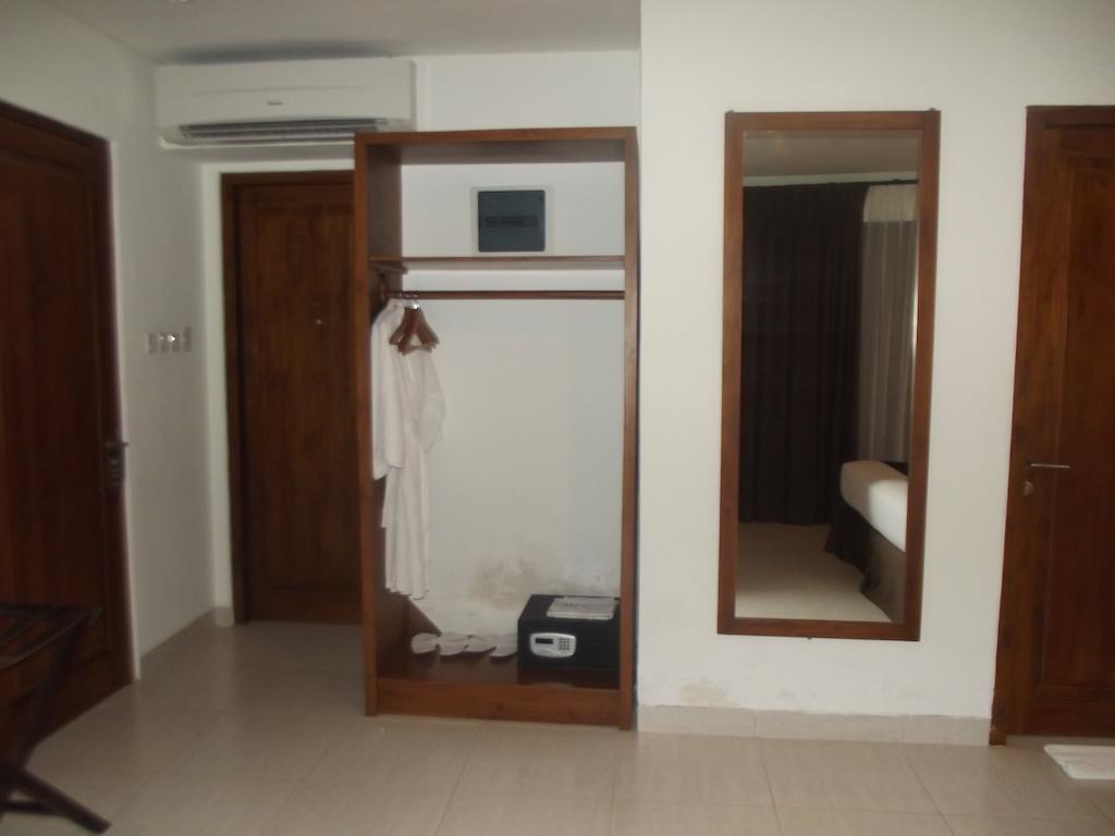 Luwansa Beach Hotel Labuan Bajo Exterior foto
