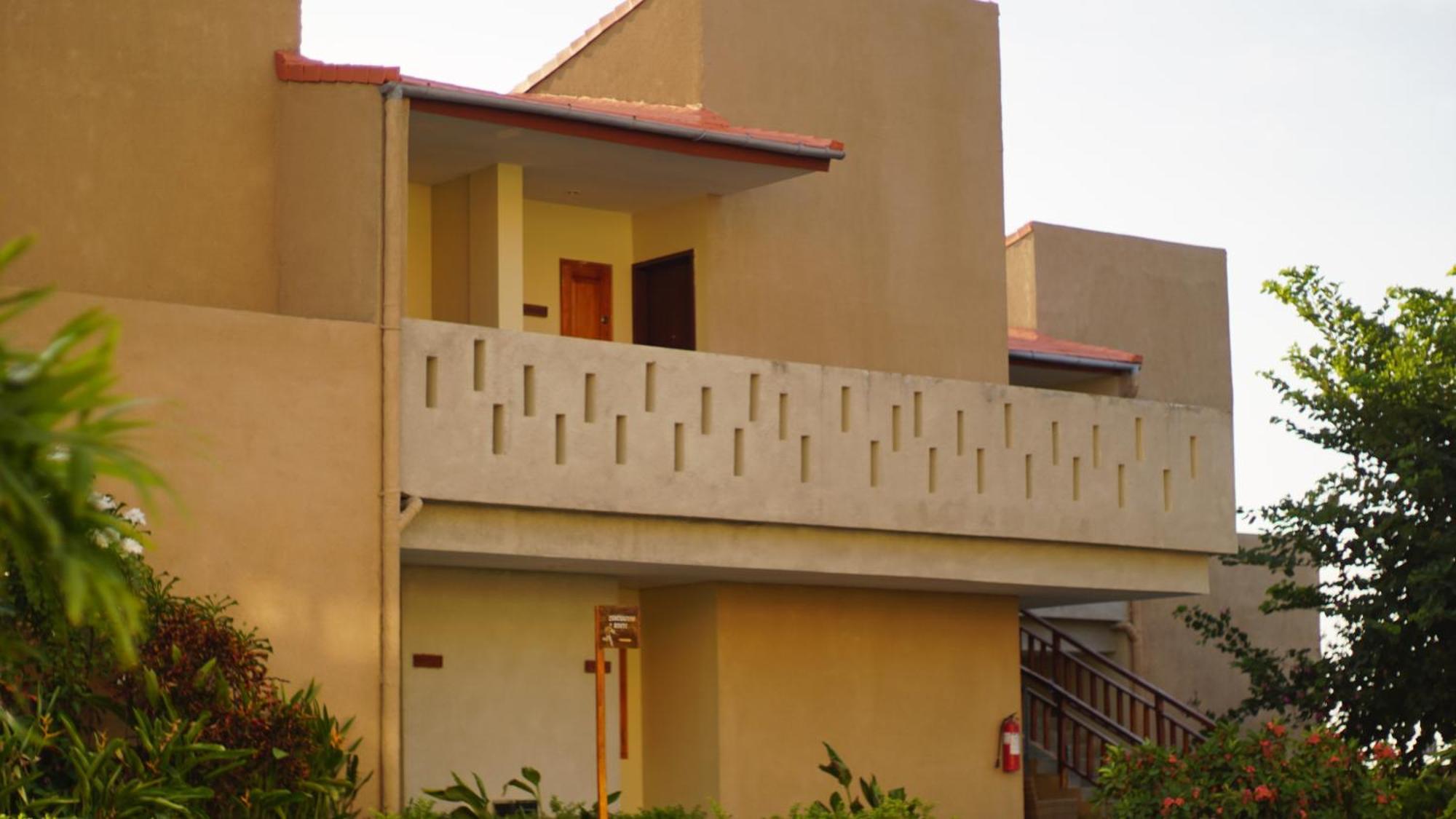 Luwansa Beach Hotel Labuan Bajo Exterior foto