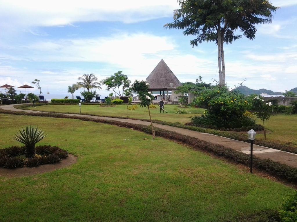 Luwansa Beach Hotel Labuan Bajo Zimmer foto