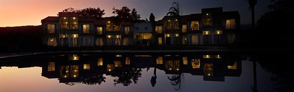 Luwansa Beach Hotel Labuan Bajo Exterior foto