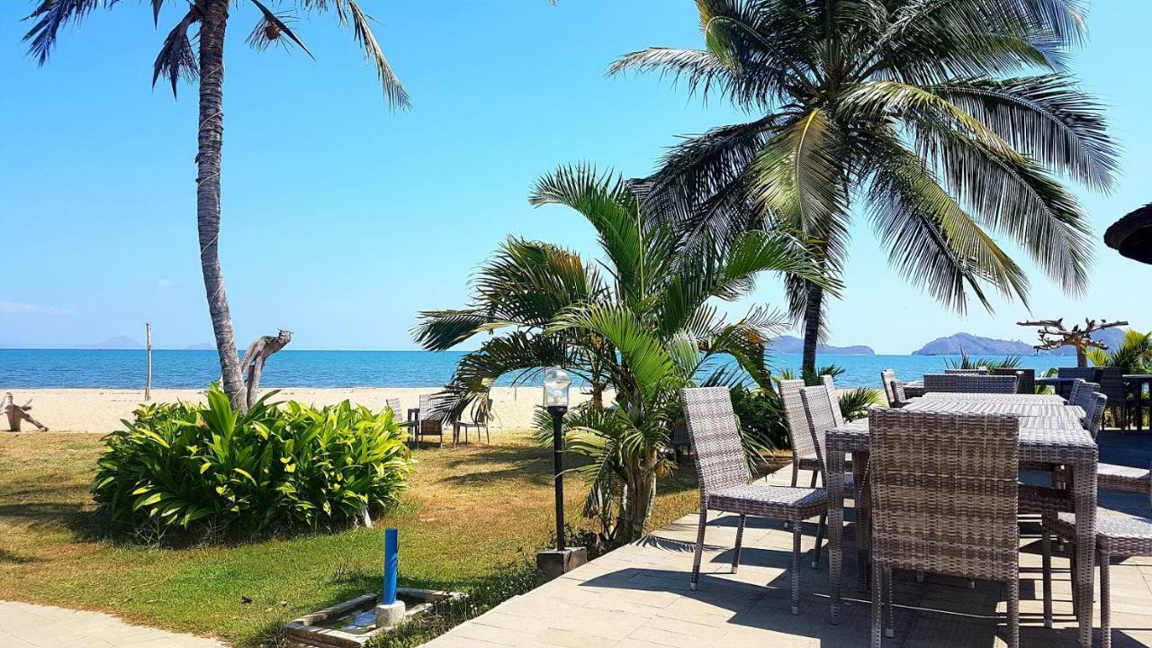 Luwansa Beach Hotel Labuan Bajo Exterior foto