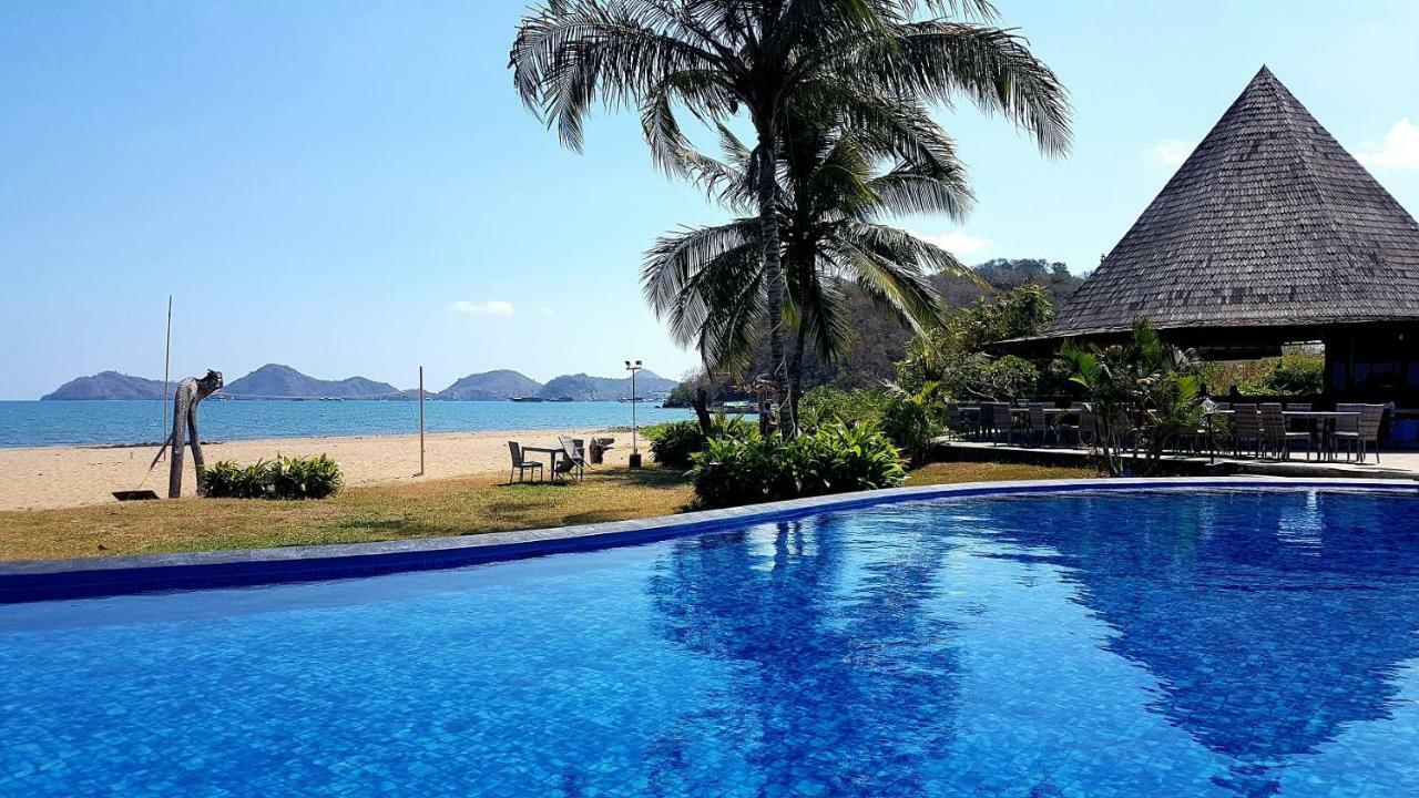 Luwansa Beach Hotel Labuan Bajo Exterior foto