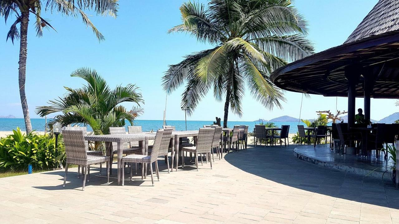 Luwansa Beach Hotel Labuan Bajo Exterior foto